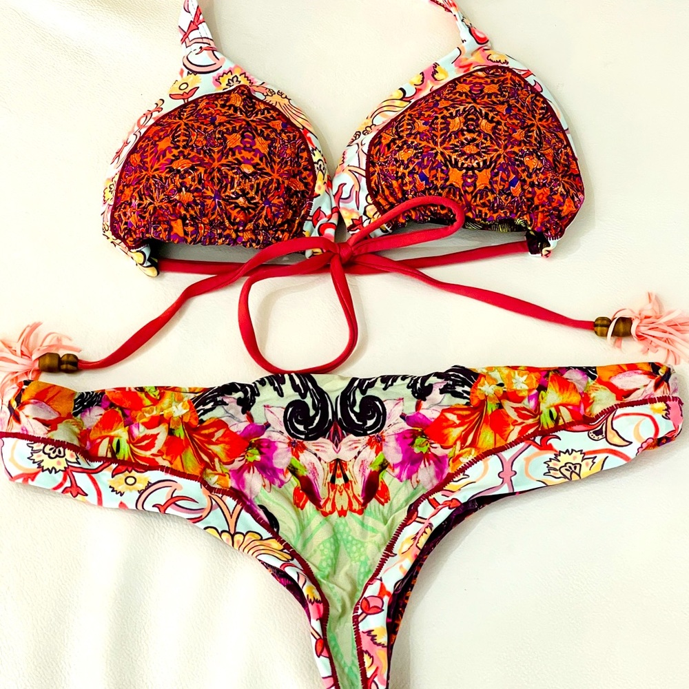 Maaji Beautiful reversible and colorful bikini set